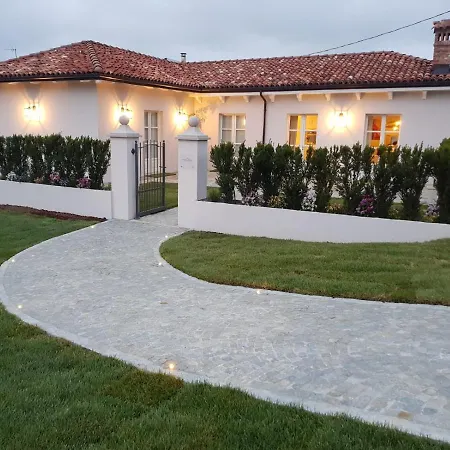 ベッド・アンド・ブレックファスト Borgo Piani - Di Charme 4*